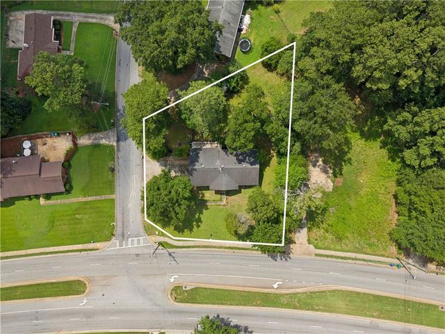 2438 S Hairston Road, Decatur, GA 30035