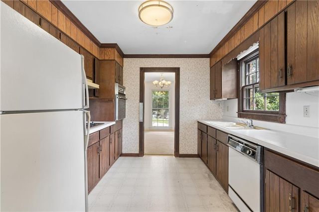 2438 S Hairston Road, Decatur, GA 30035