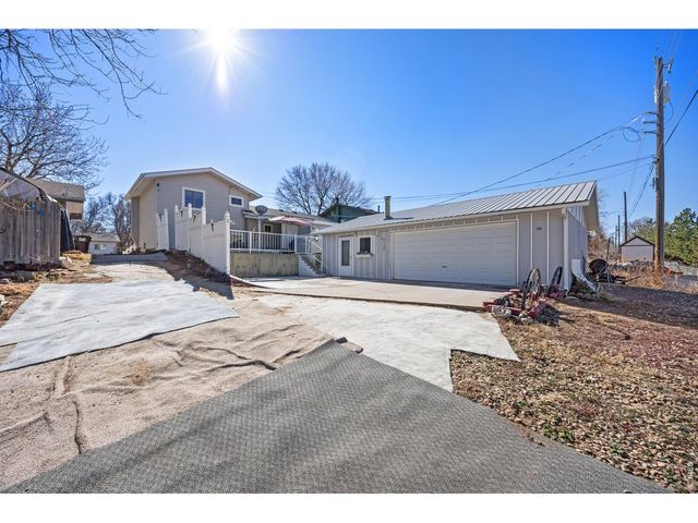 325 N 4th St, La Salle, CO 80645