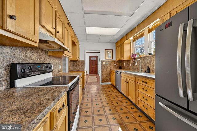 945 MAIN ST, Bethlehem, PA 18018