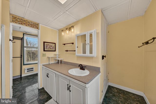 945 MAIN ST, Bethlehem, PA 18018