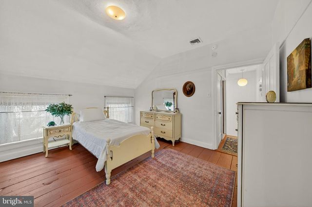 945 MAIN ST, Bethlehem, PA 18018