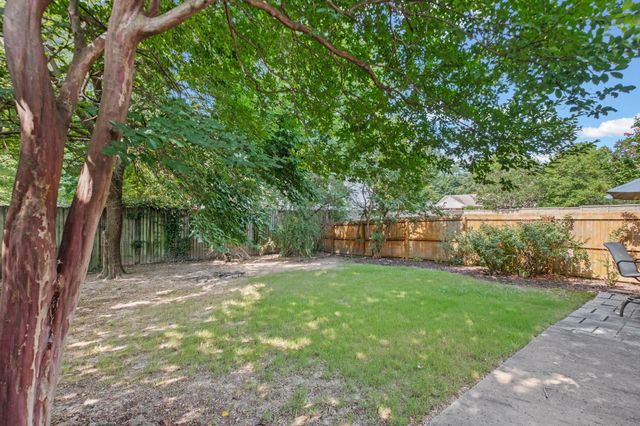 393 FOUNTAIN CREST DR, Memphis, TN 38120