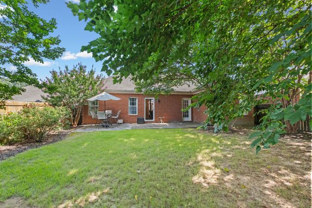 393 FOUNTAIN CREST DR, Memphis, TN 38120