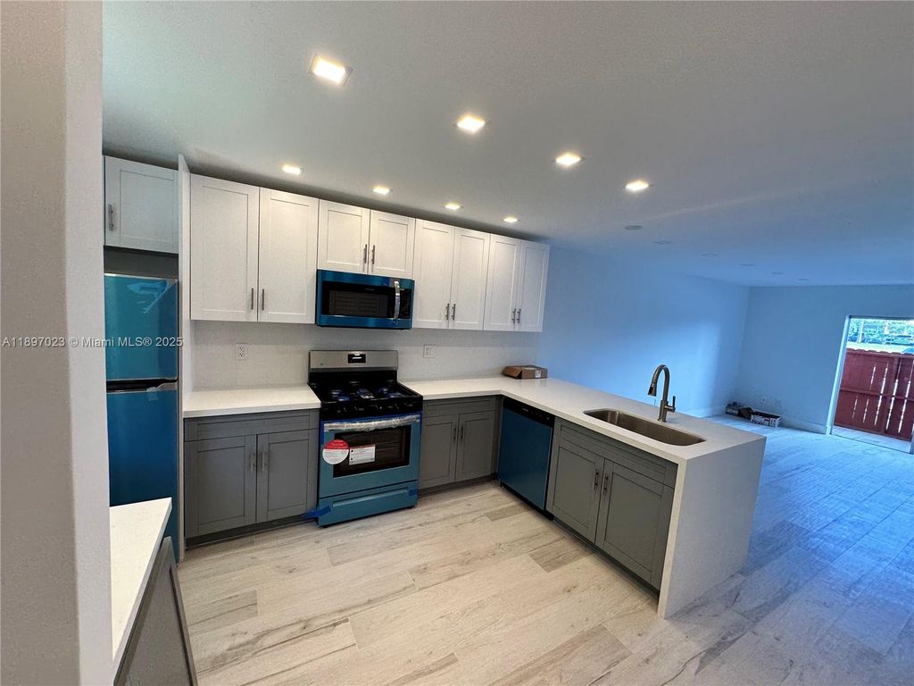 8600 SW 67th Ave 906, Pinecrest, FL 33156