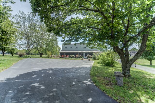 205 Gwynn Rd Hngr 8, Lebanon, TN 37090