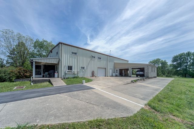 205 Gwynn Rd Hngr 8, Lebanon, TN 37090