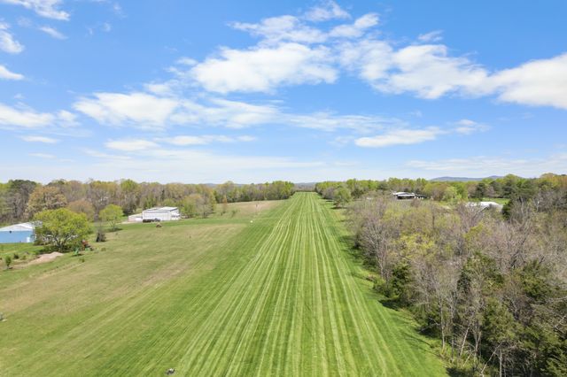 205 Gwynn Rd Hngr 8, Lebanon, TN 37090