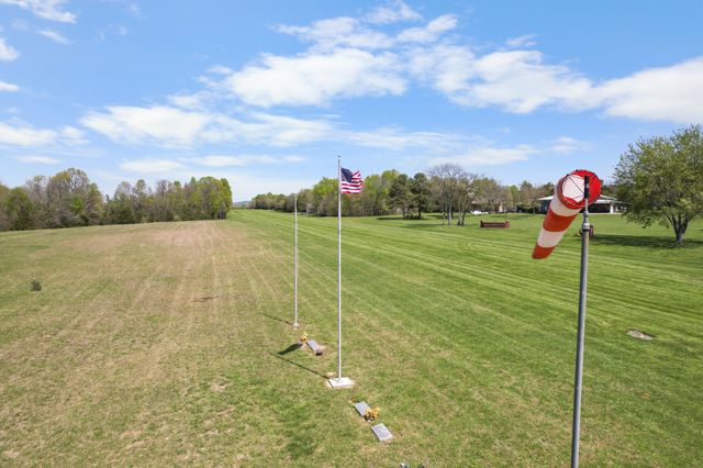 205 Gwynn Rd Hngr 8, Lebanon, TN 37090