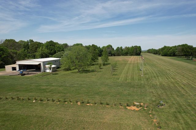 205 Gwynn Rd Hngr 8, Lebanon, TN 37090
