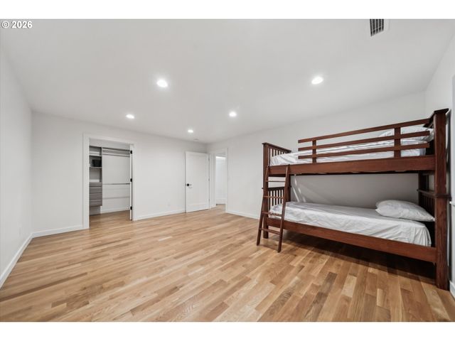 43815 Se HERRICK Rd, Sandy, OR 97055