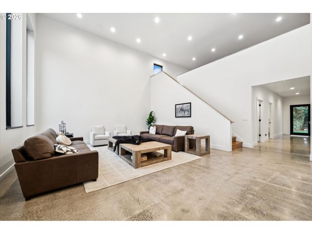 43815 Se HERRICK Rd, Sandy, OR 97055