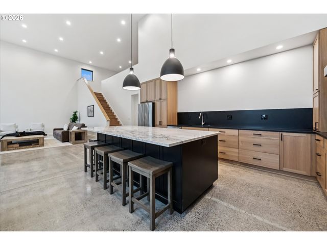 43815 Se HERRICK Rd, Sandy, OR 97055