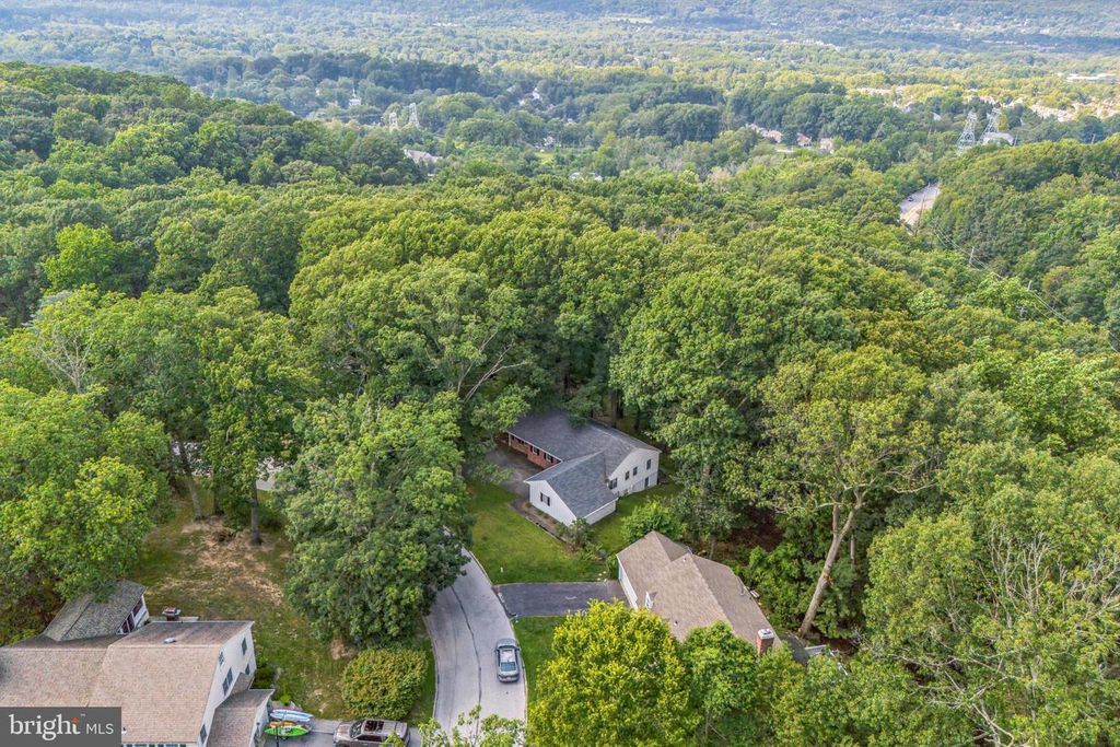 207 VINCENT RD, Paoli, PA 19301