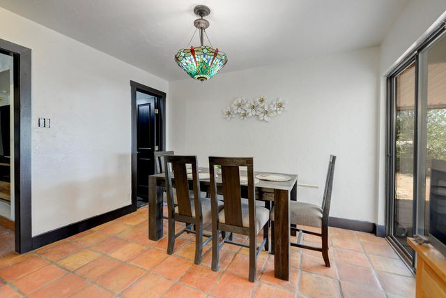 5804 Chaparral Circle NW, Albuquerque, NM 87114