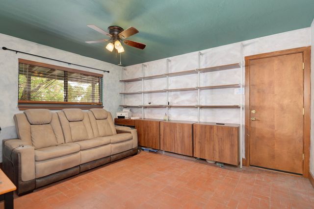5804 Chaparral Circle NW, Albuquerque, NM 87114