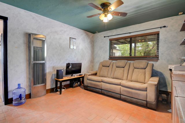 5804 Chaparral Circle NW, Albuquerque, NM 87114