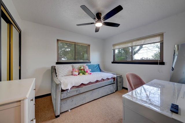 5804 Chaparral Circle NW, Albuquerque, NM 87114