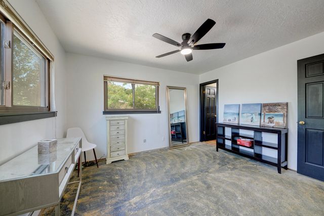 5804 Chaparral Circle NW, Albuquerque, NM 87114