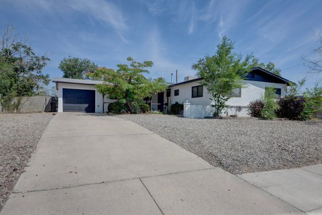 5804 Chaparral Circle NW, Albuquerque, NM 87114
