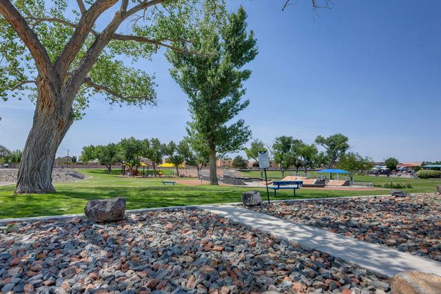 5804 Chaparral Circle NW, Albuquerque, NM 87114