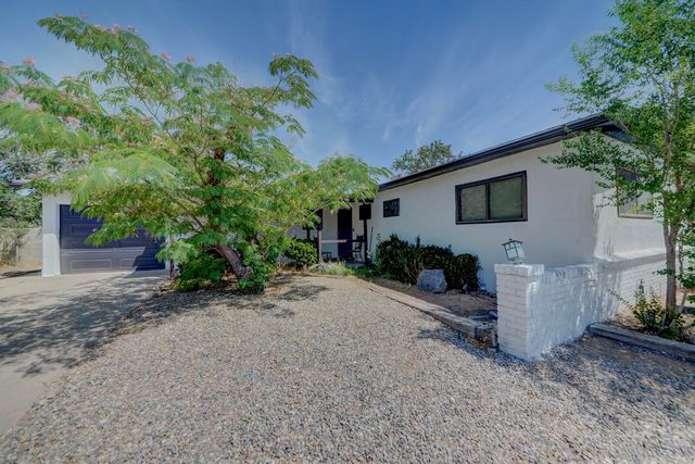 5804 Chaparral Circle NW, Albuquerque, NM 87114