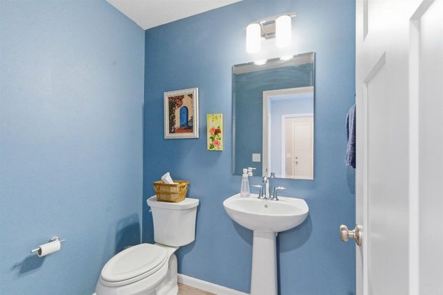 629 Hillcrest Drive, Waunakee, WI 53597