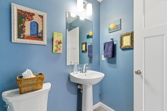 629 Hillcrest Drive, Waunakee, WI 53597