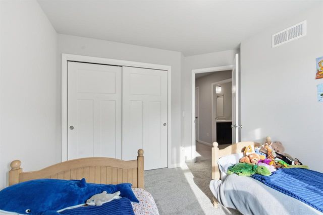 629 Hillcrest Drive, Waunakee, WI 53597