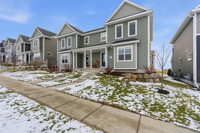 629 Hillcrest Drive, Waunakee, WI 53597