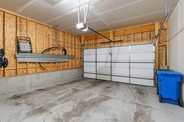 629 Hillcrest Drive, Waunakee, WI 53597