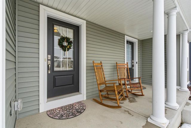 629 Hillcrest Drive, Waunakee, WI 53597