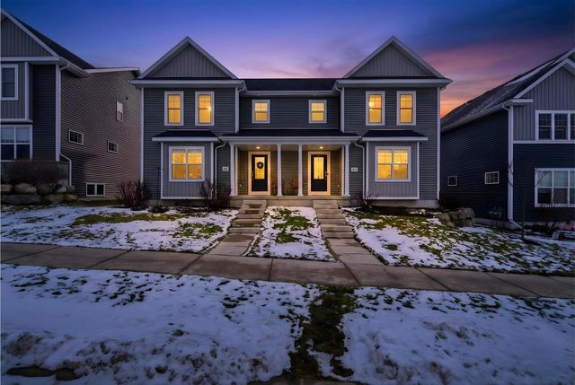 629 Hillcrest Drive, Waunakee, WI 53597