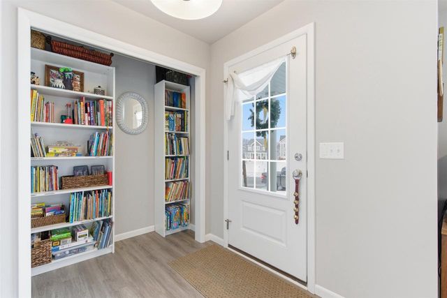 629 Hillcrest Drive, Waunakee, WI 53597