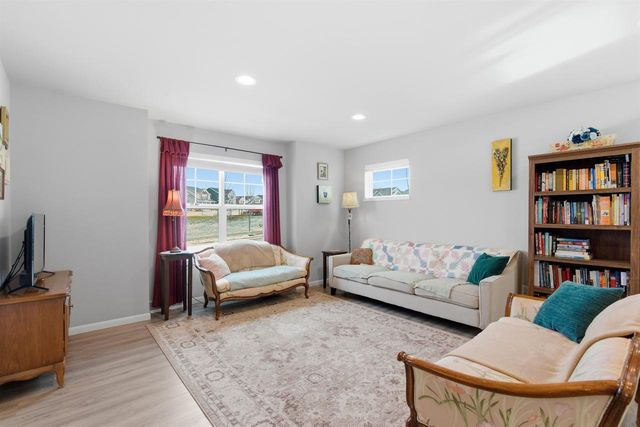 629 Hillcrest Drive, Waunakee, WI 53597