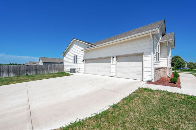 5835 N Ashford St, Park City, KS 67219
