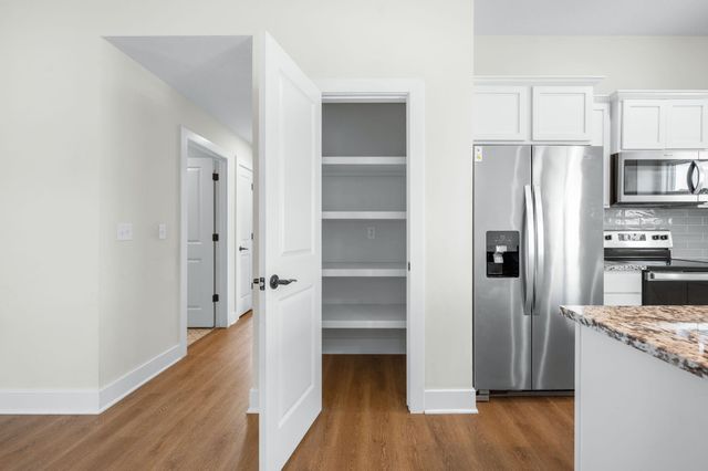 5835 N Ashford St, Park City, KS 67219