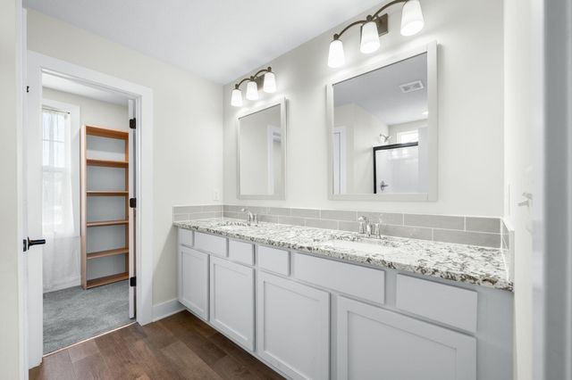 5835 N Ashford St, Park City, KS 67219