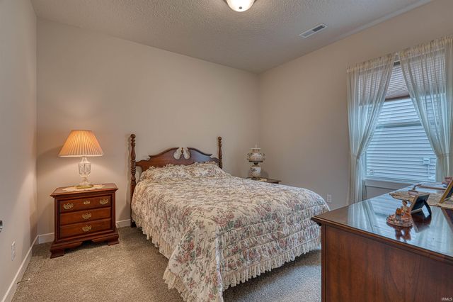 2727 WILLOW CREEK Drive, Evansville, IN 47712