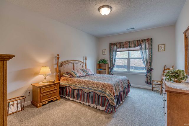 2727 WILLOW CREEK Drive, Evansville, IN 47712