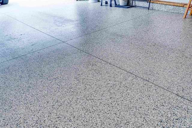 2727 WILLOW CREEK Drive, Evansville, IN 47712