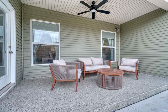 2727 WILLOW CREEK Drive, Evansville, IN 47712