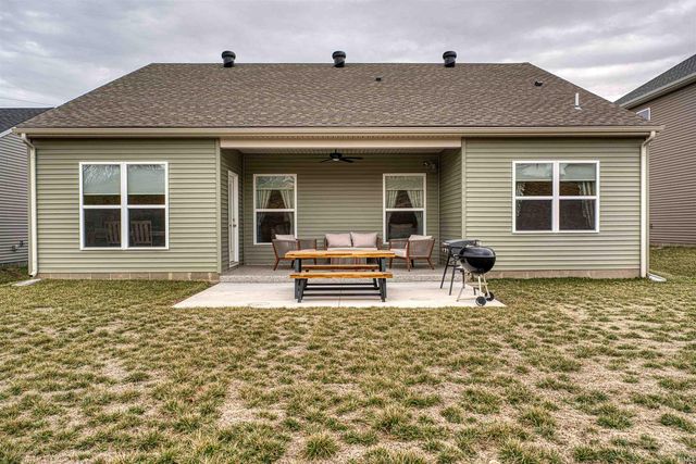 2727 WILLOW CREEK Drive, Evansville, IN 47712