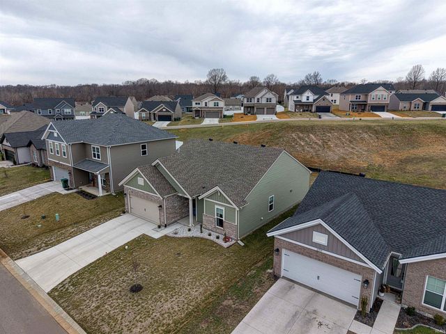 2727 WILLOW CREEK Drive, Evansville, IN 47712