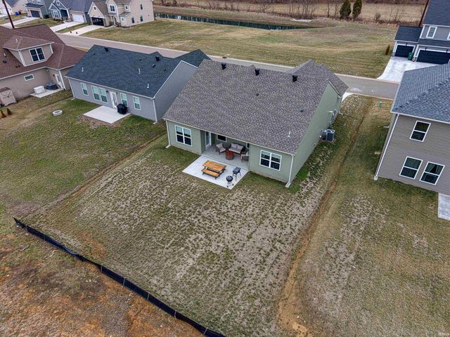 2727 WILLOW CREEK Drive, Evansville, IN 47712