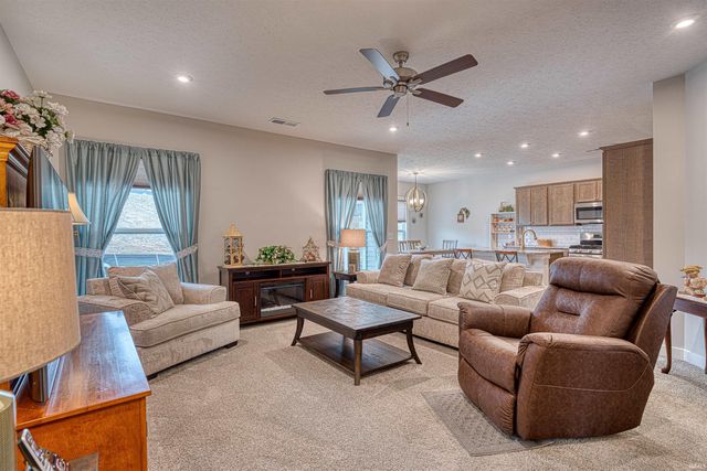 2727 WILLOW CREEK Drive, Evansville, IN 47712