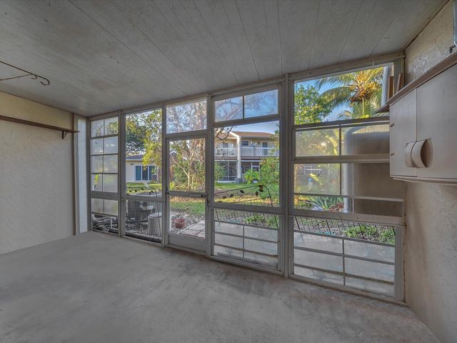 207 E Hemingway Circle 22, Margate, FL 33063