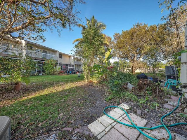 207 E Hemingway Circle 22, Margate, FL 33063