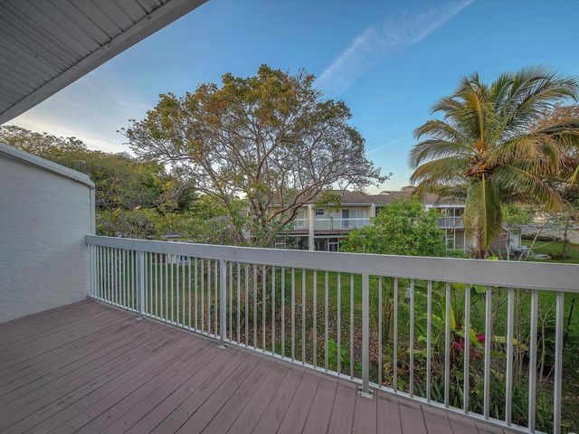 207 E Hemingway Circle 22, Margate, FL 33063