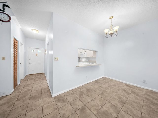 207 E Hemingway Circle 22, Margate, FL 33063